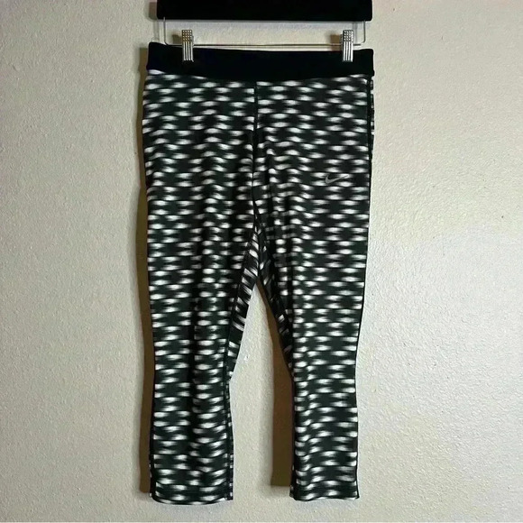 NIKE DRI FIT Women's Black/White Abstract RUN FAST LIVE FEARLESS Crop Leggings M - Picture 1 of 7
